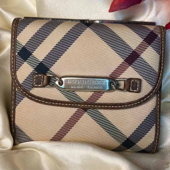 BURBERRY Womens NOVA CHECK Bifold Wallet w/snap coin pouch🔥EUC🎁Gift Idea - Picture 13 of 14